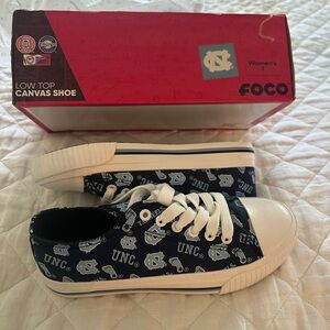 Women’s size 7 UNC Tar Heel logo Low Top Canvas Shoes - Navy & Carolina Blue